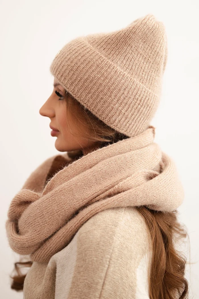 Women's set with a hat and scarf made of soft knit beige