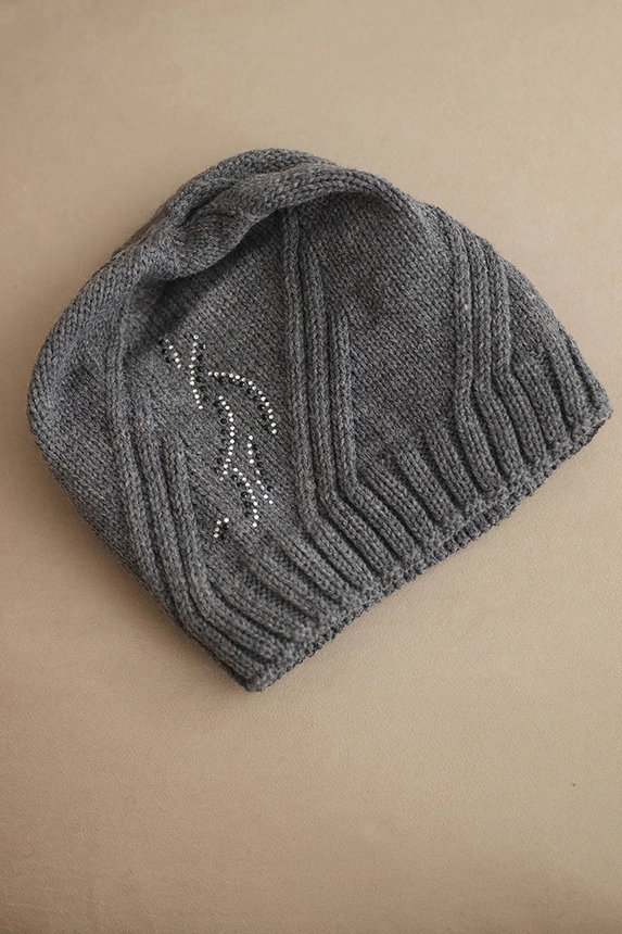Women's winter hat with wool in a loose fit K442 graphite