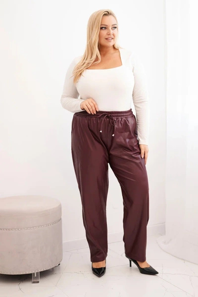 Spodnie damskie Plus Size z ekoskóry z wysokim stanem i gumką w pasie bordowe
