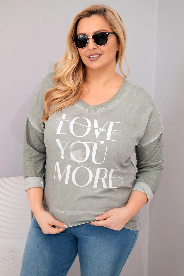 Bluzka damska Plus Size przecierana z napisem Love You More khaki
