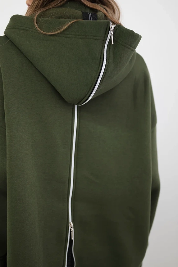 Isoliertes Sweatshirt mit Reißverschluss am Rücken khaki