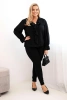 Dámska viskózová blúzka Plus Size s volánom a ozdobnou brošňou čierna