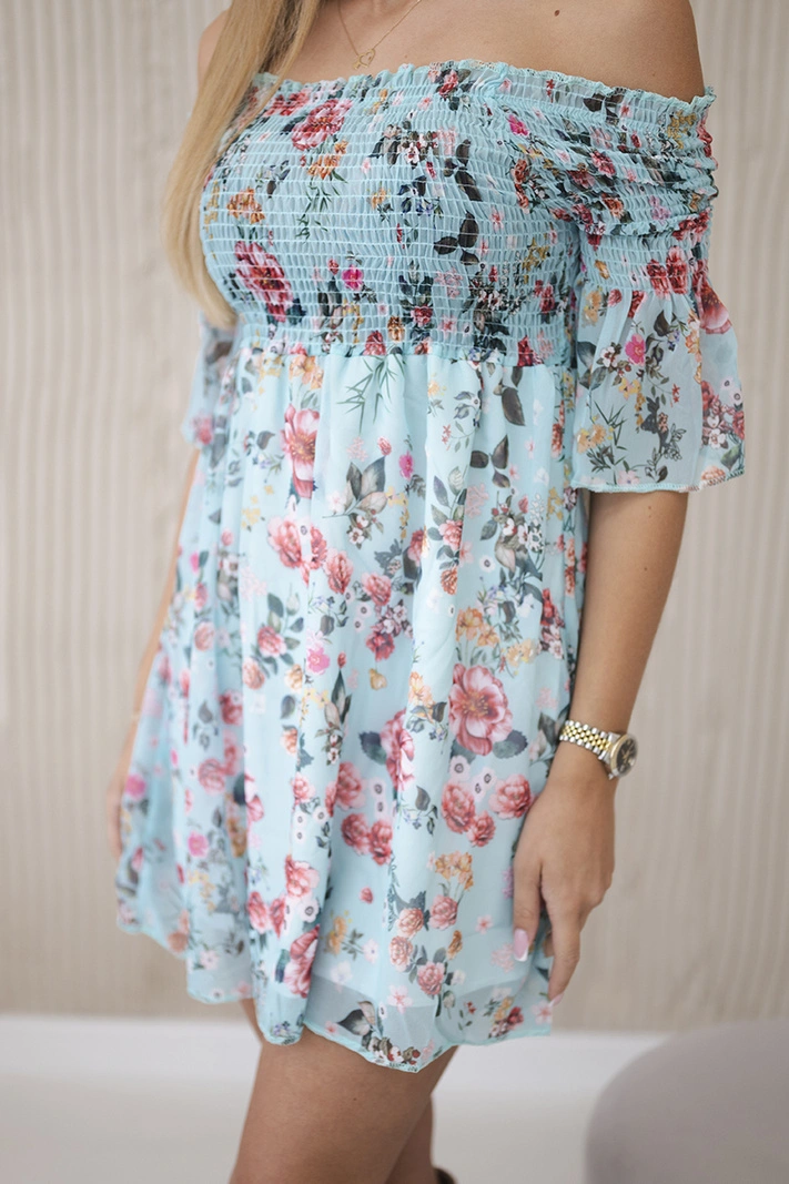 Off-the-shoulder dress with a flower pattern mint