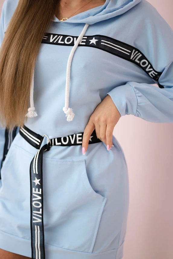 Kleid verschönert mit Statement-Band blau