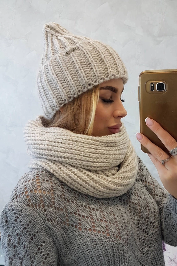 Moteriškas storas briaunuotas rinkinys P100 beige