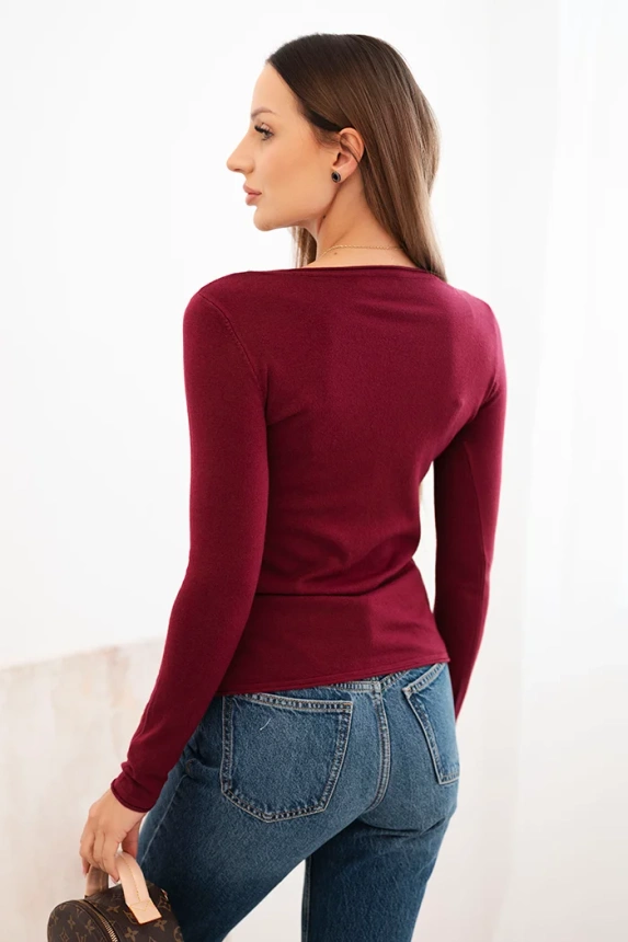 Women's viscose sweater with a round neckline and fitted cut burgundy