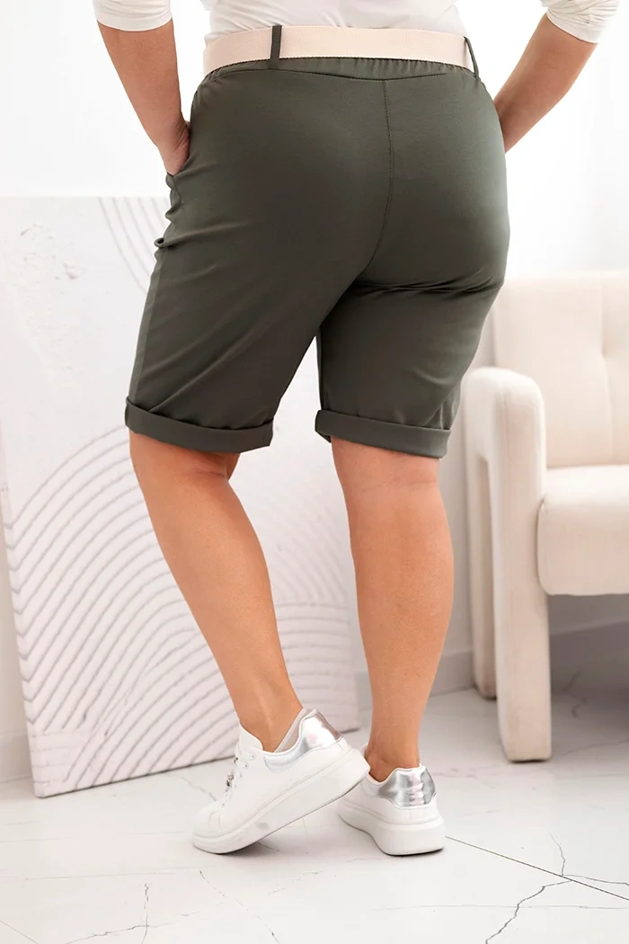 Medvilninės moteriškos šortai Plus Size su diržu chaki