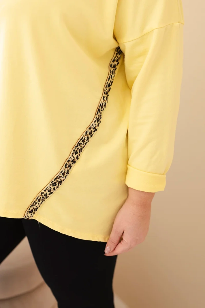 Damenbluse Plus Size aus Baumwolle mit hochgekrempeltem Ärmel und Leopardenstreifen gelb