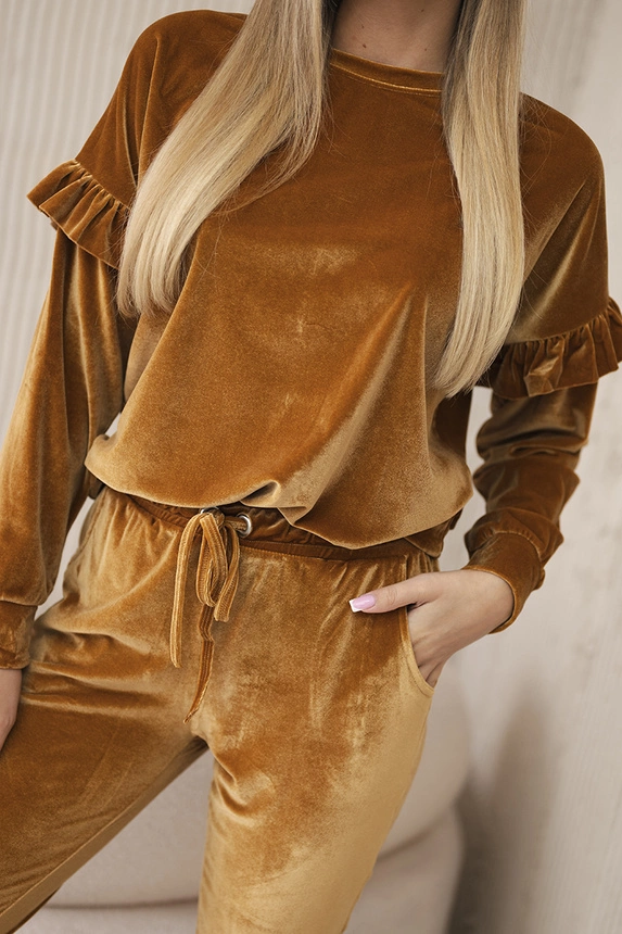 Velor set with frills camel