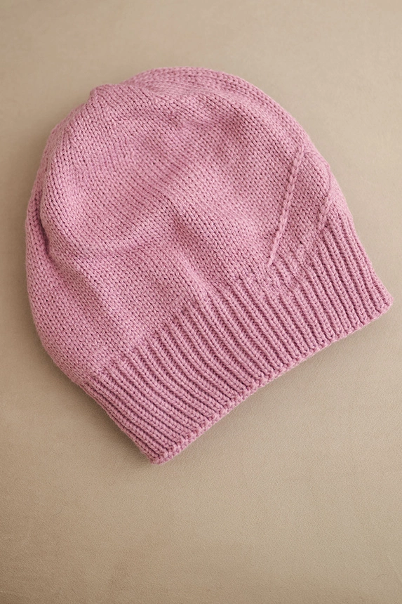 Women's winter hat made of wool with ribbed knit K471 dark pink