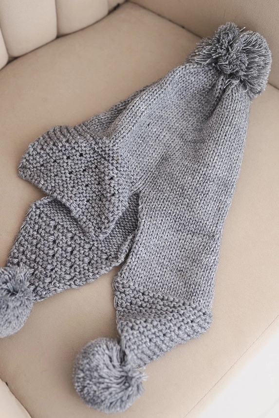 Damen Wintermütze mit Wolle, mit Schirm und Pompons K475 dunkelgrau