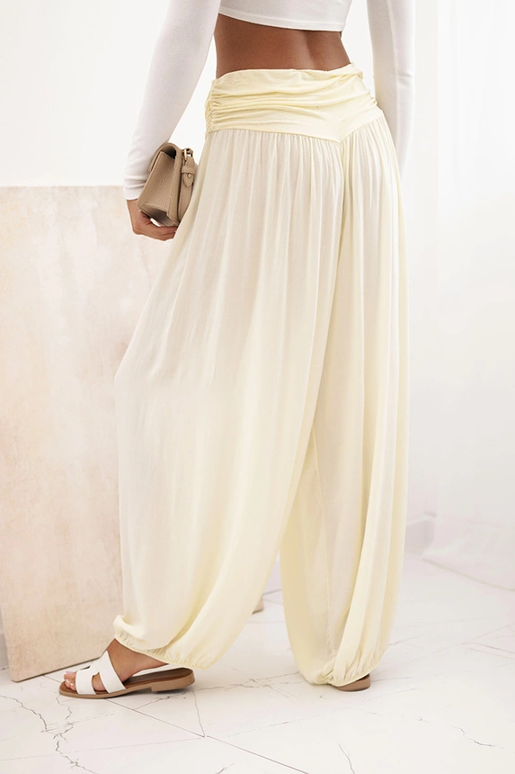 Damenhose aus Viskose mit weitem Bein und Rüschen gelb