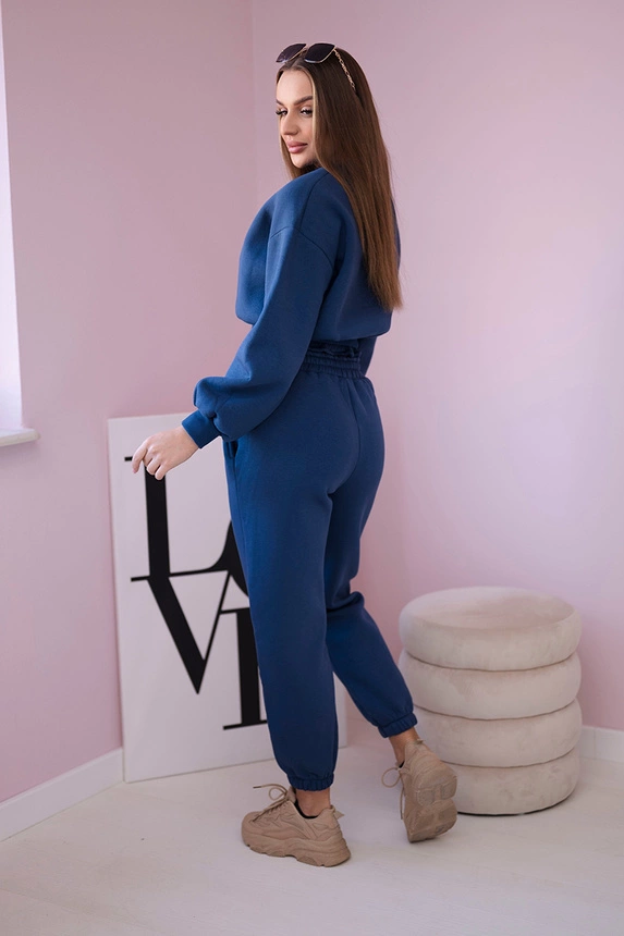 Insulated set with a short sweatshirt jeans