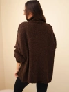 Sweter damski oversize z dodatkiem wełny z golfem i szerokimi rękawami brązowy