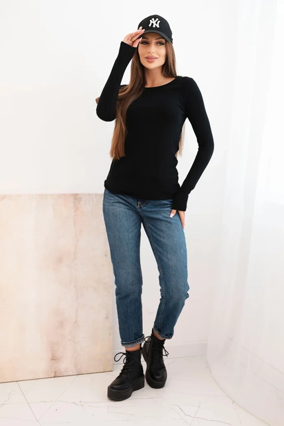 Sweter damski wiskozowy z okrągłym dekoltem i dopasowanym fasonem czarny