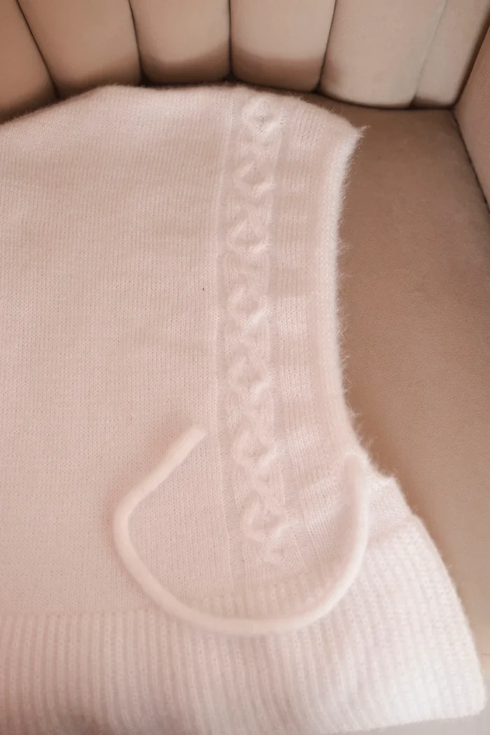 Damen Kapuze Mütze mit Bindung und Zopfgeflecht weiß