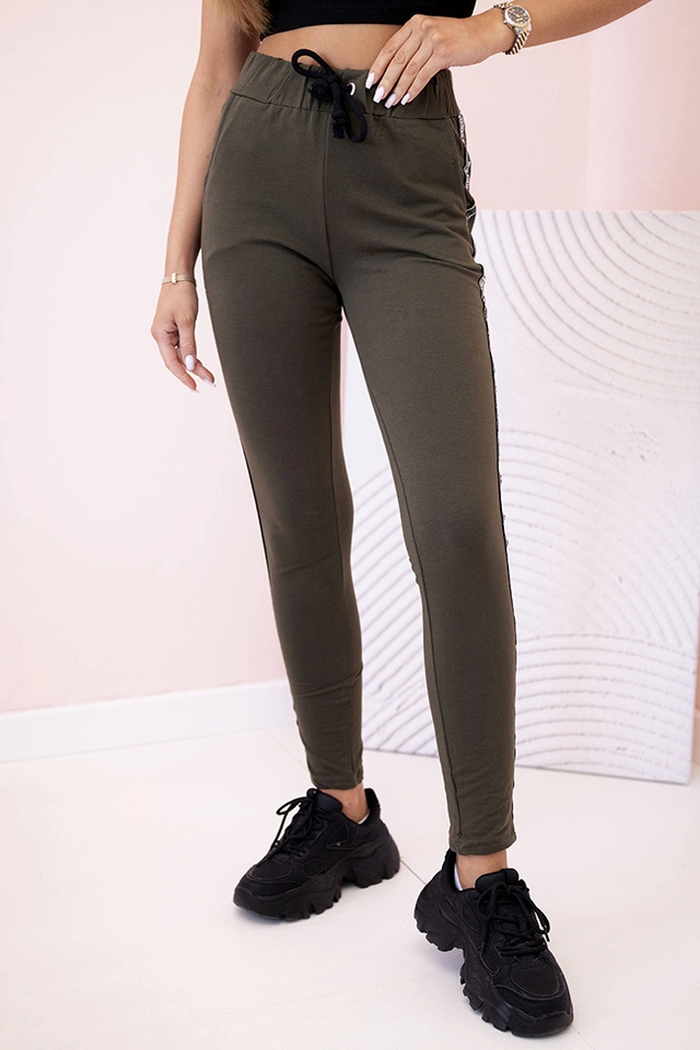 Spodnie damskie dresowe z lampasem i wiązaniem w pasie khaki
