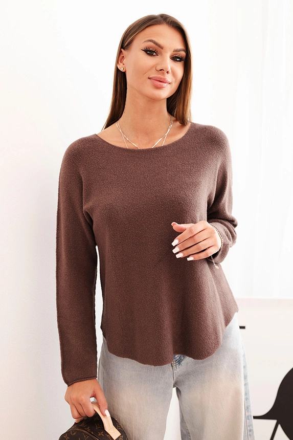 Women's sweater made of viscose with long sleeves and a round neckline mocha