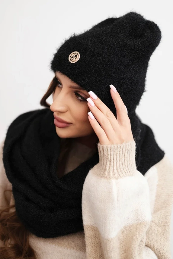 Women's set with a hat and a snood made of soft knit black