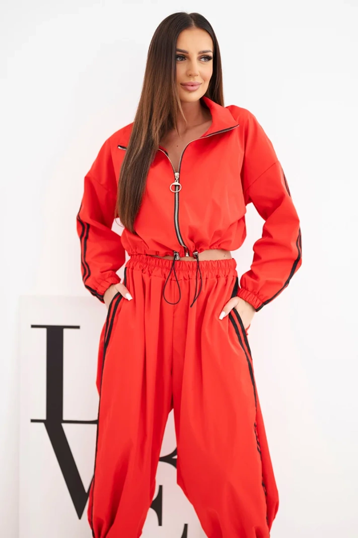 Dámská bavlněná souprava s oversized kalhotami a kontrastními pásy červená