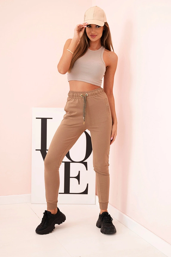 Women's cotton cargo pants with pockets and chain beige