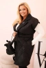 Dámska vesta Plus Size prešívaná s opaskom a golierom čierna
