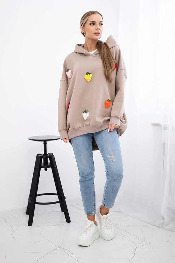 Isoliertes Sweatshirt mit Erdbeermotiv dunkelbeige