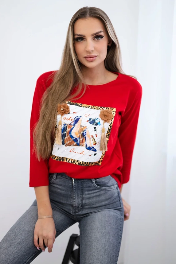 Blouse with graphics 3D and decorative pom pom red