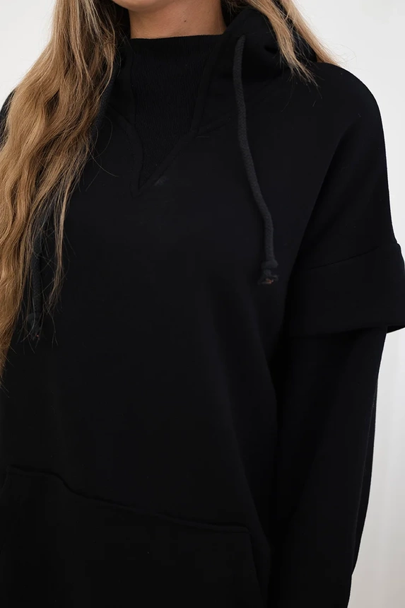 Insulated turtleneck sweatshirt black