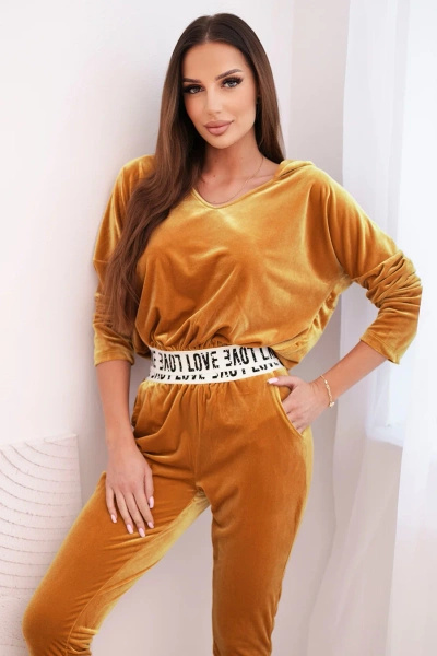 Komplet welurowy z kapturem musztardowy