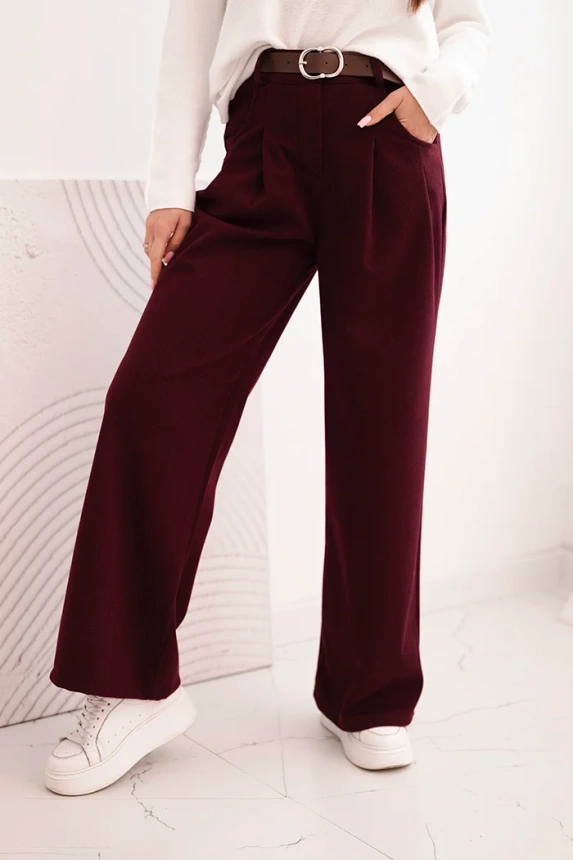 Damenhose mit weitem Bein und Gürtel bordeaux
