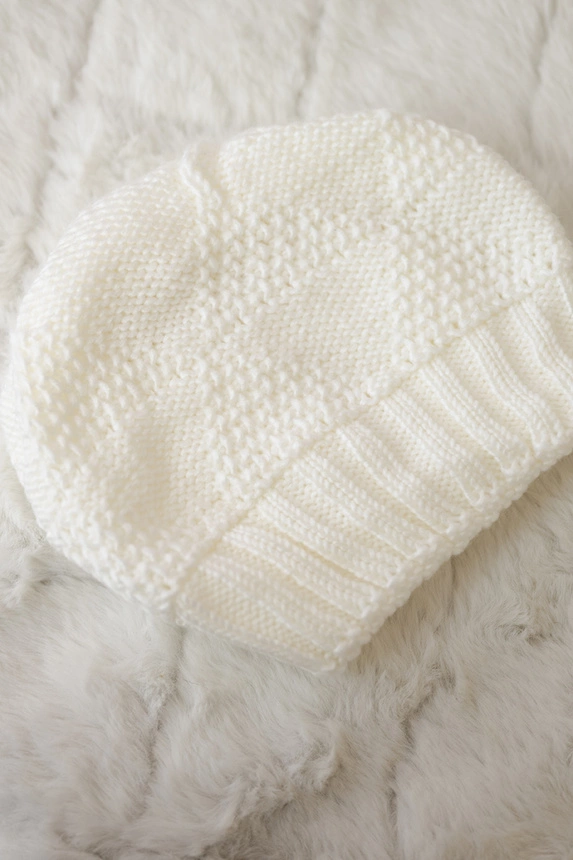 Women's cap Danuta K331 white