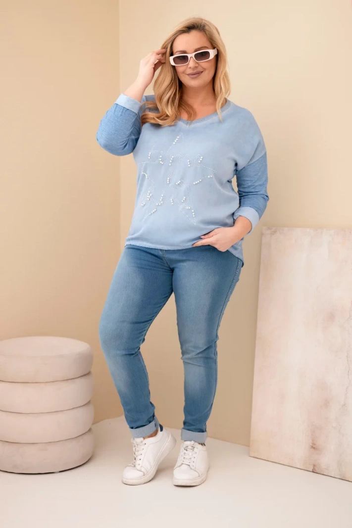 Damenbluse Plus Size mit Aufdruck und Perlen, jeansfarben