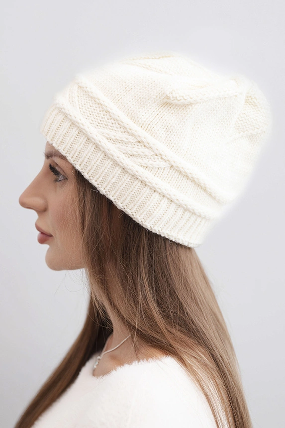 Women's winter hat made of wool with a woven pattern K428 light beige
