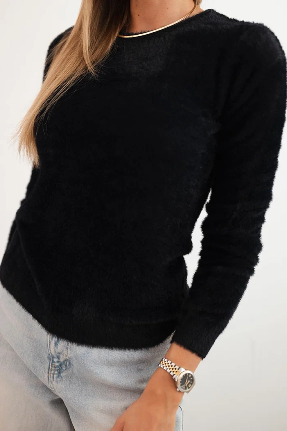 Women's alpaca sweater with a round neckline black