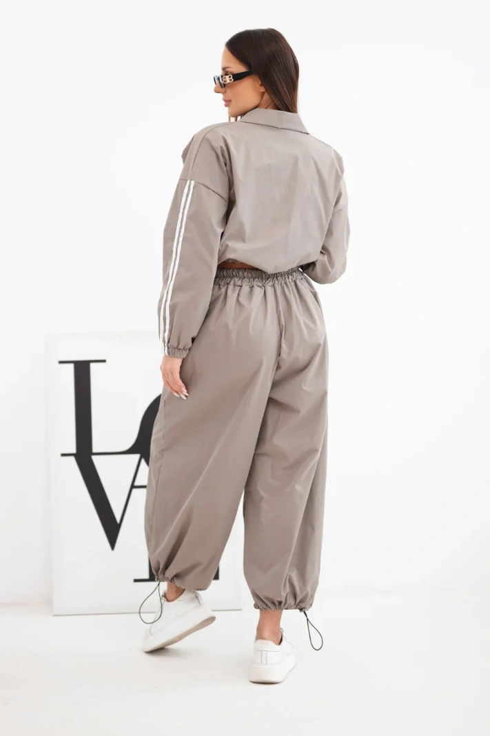 Cotton women's set with oversize pants and contrasting fango side stripes fango