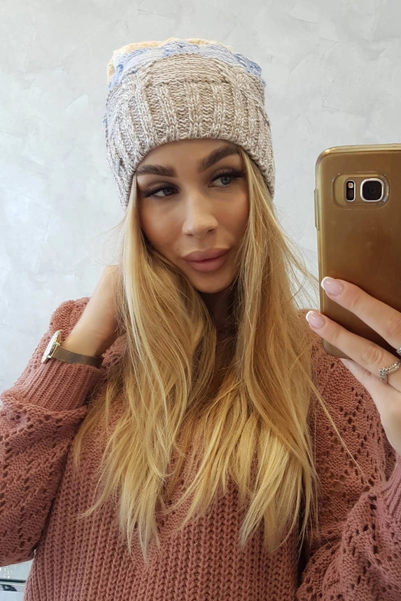 Čapica s fleece Dolores K303 tmavo béžová+modrá+žltá