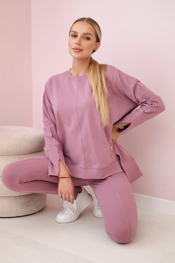Set with an oversize blouse dark pink
