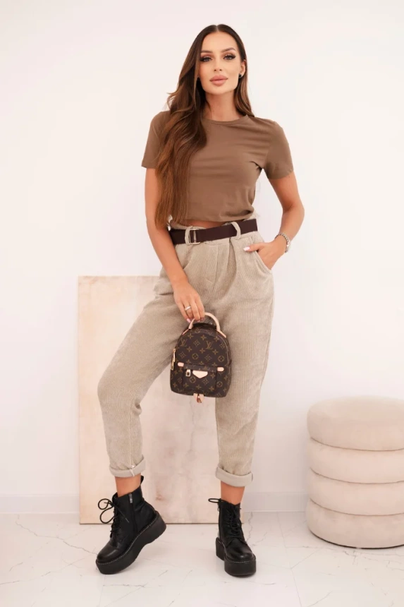 Damenhose mit Gürtel aus Cord dunkelbeige