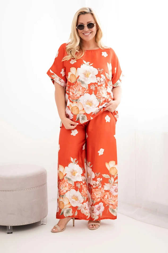 Women's Plus Size set with blouse and floral wide-leg trousers rust