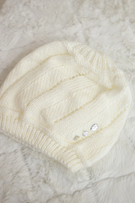 Women's cap Larisa K395 ecru