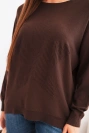 Damenpullover mit längerem Rücken und geprägtem Stern braun
