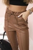 Damenhose aus Kunstleder mit Bindung und Schlitz am Bein braunen