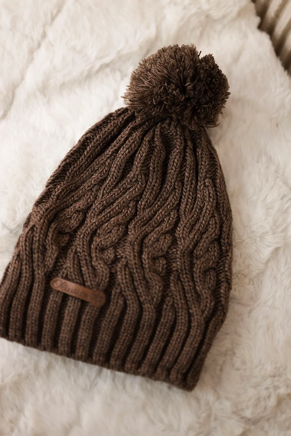 Čapica s fleece Paulina K227 mocca