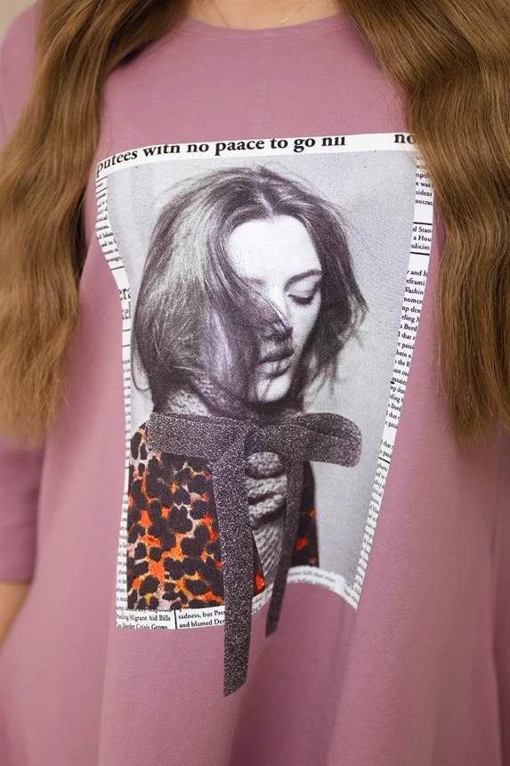 Kleid mit Druck und ausgestelltem Boden dunkelrosa