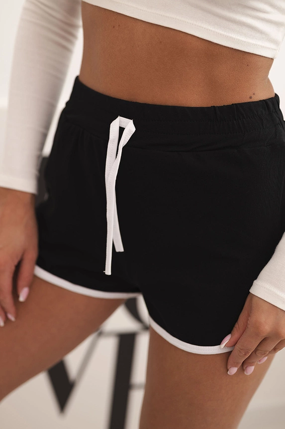 Women's cotton shorts with an elastic waistband and sporty piping black