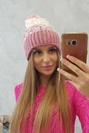 Dámska čiapka s pomponom Abigail K326 púdrová ružová+ecru