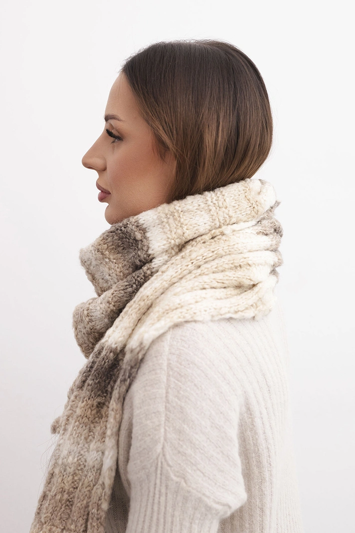 Damen Schal aus weichem und warmem Wollmaterial in bunten Streifen KN19 beige