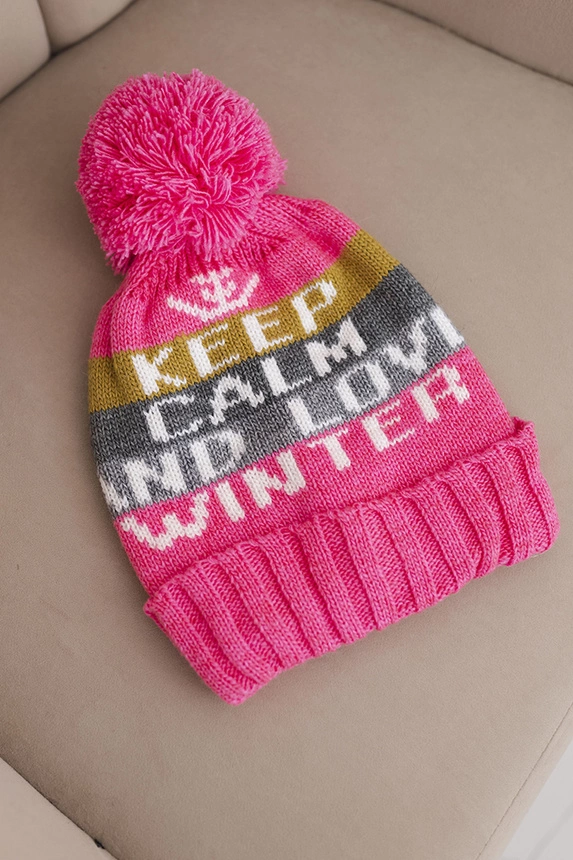 Damen Wintermütze aus Wolle mit Aufschrift und großem Pompon K422 hellrosa