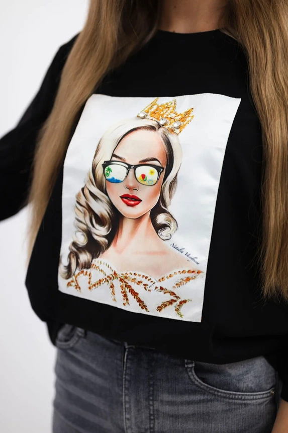 Halenka s grafikou dívky ve 3D brýlích černá